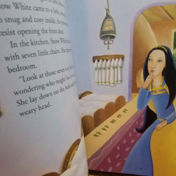 Set of 2 hardcover childrens books of Favorite Stories and Bedtime Tales - Picture 9 of 14